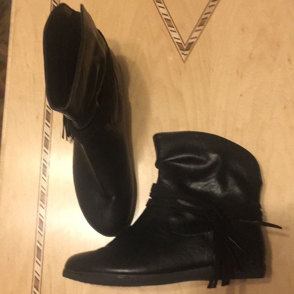 New Women’s Kohl’s Booties SOSKates 6M